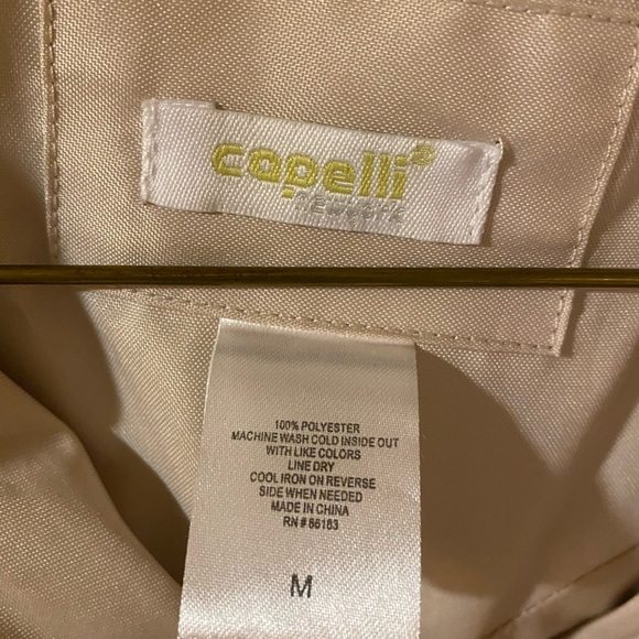 Woman’s Jacket - Picture 4 of 4